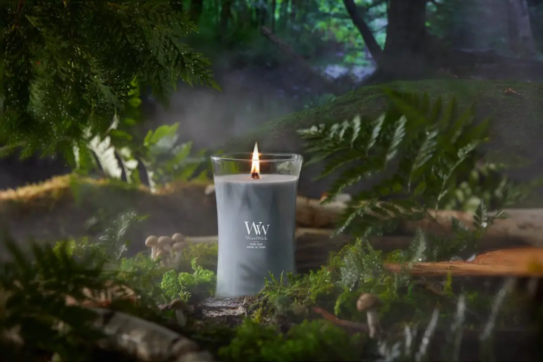 WoodWick Terra Haze Geurkaars 610G - 130 Branduren - afbeelding 2 van 6