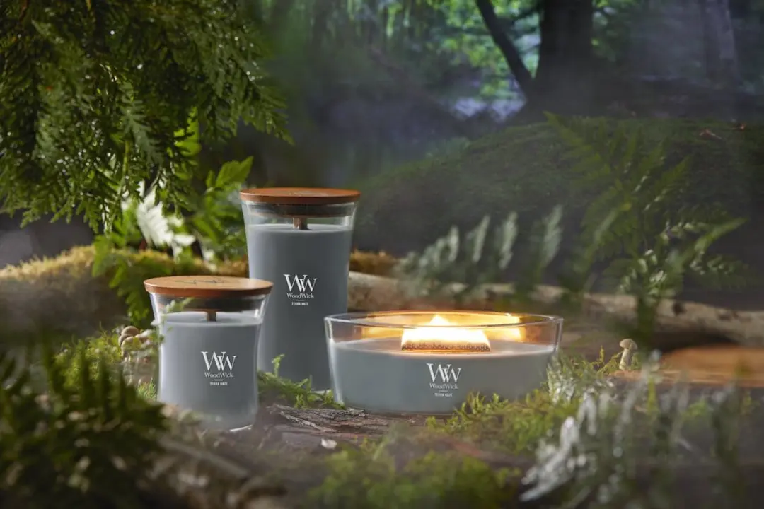 WoodWick Terra Haze Geurkaars 610G - 130 Branduren - afbeelding 3 van 6