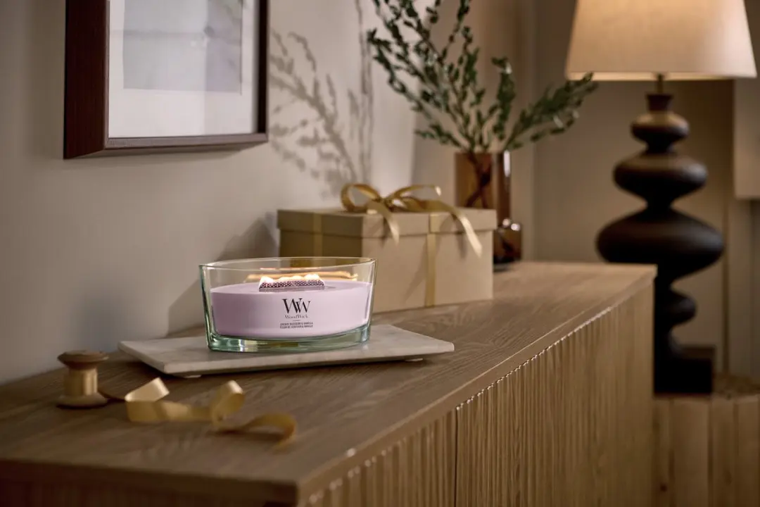 Woodwick Hearthwick Cherry Blossom & Vanilla Geurkaars - 50 Branduren - afbeelding 2 van 5