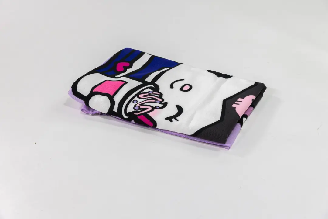 Hello Kitty Kuromi Strandlaken 70x140cm - afbeelding 5 van 5