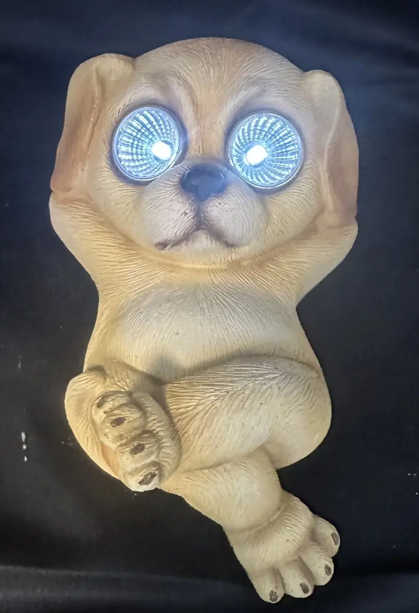 Polyresin solarlamp "liggende hond"