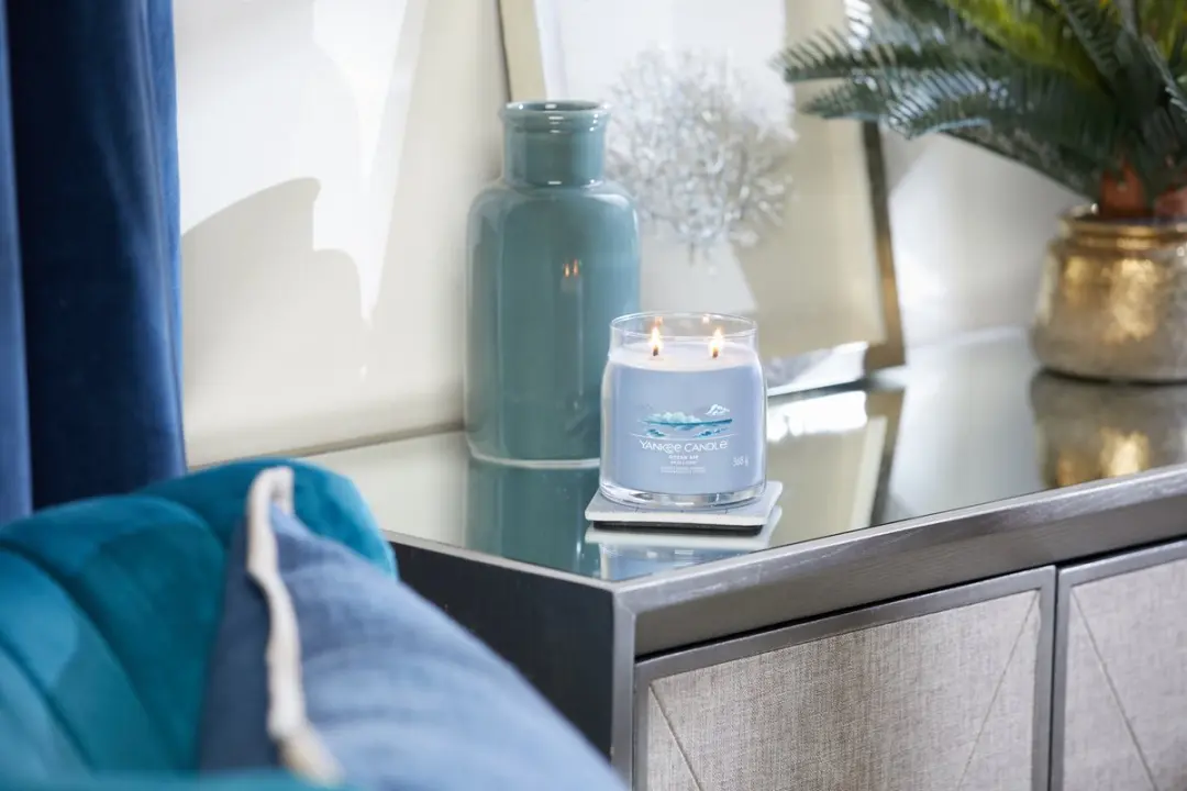 Yankee Candle Ocean Air Geurkaars Medium - Blauw - afbeelding 2 van 2
