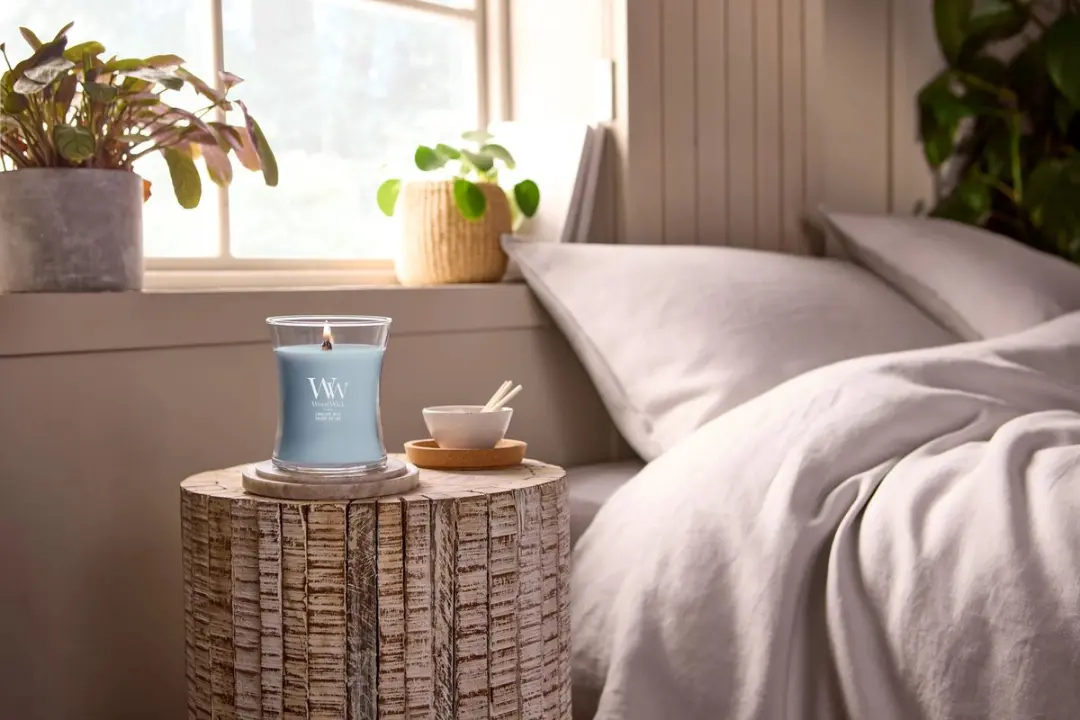 WoodWick Hearthwick Ellipse Geurkaars - Lakeside Mist - afbeelding 2 van 5