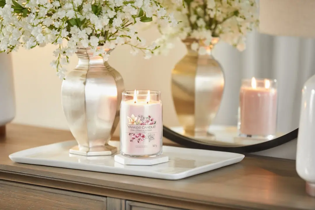 Yankee Candle Pink Cherry & Vanilla Geurkaars 567g - afbeelding 2 van 6