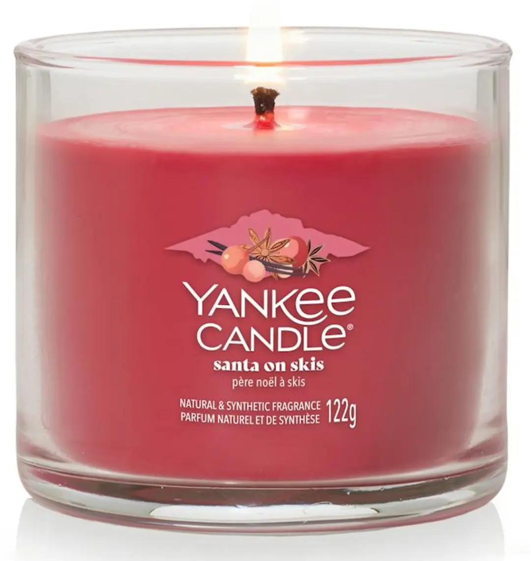 Yankee Candle Santa on Skis Signature Small Tumbler - Rood - afbeelding 2 van 6