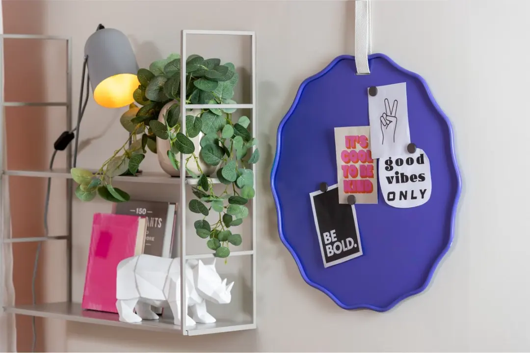 Present Time Funky Wave Prikbord - Ø51cm - Paars - afbeelding 2 van 2