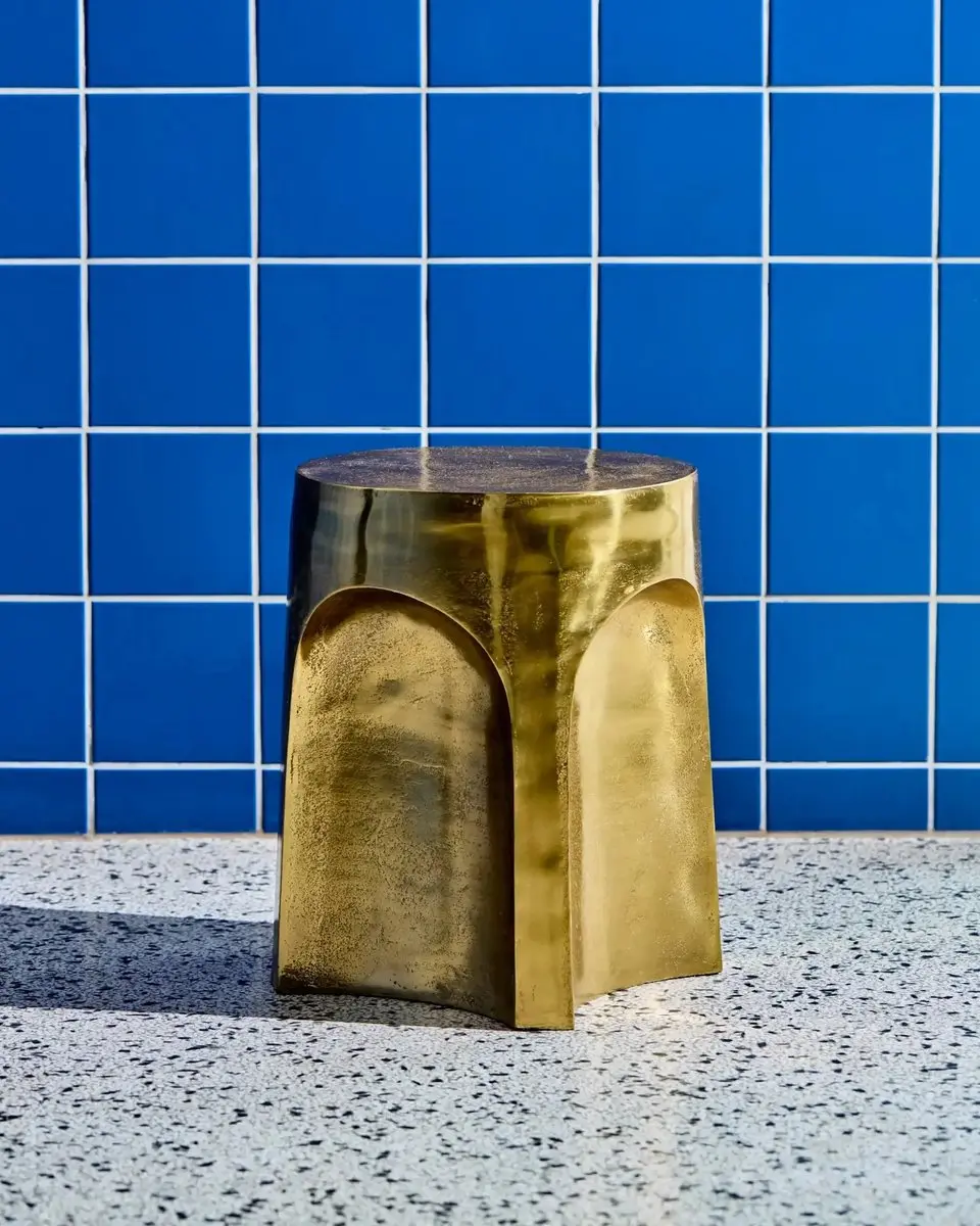 House Doctor Riga Bijzettafel - Antiek Goud - 40cm - afbeelding 2 van 3