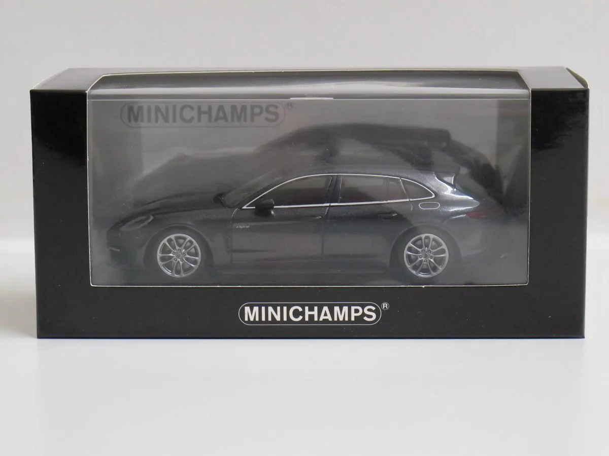 Porsche Panamera Sport Turismo 4E-Hybrid 2017 Minichamps 1:43
