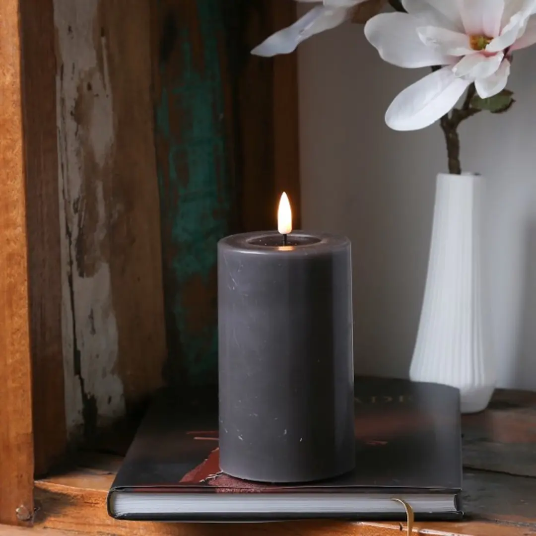 Deluxe Homeart Mokka LED Candle 7,5x15cm - afbeelding 2 van 2