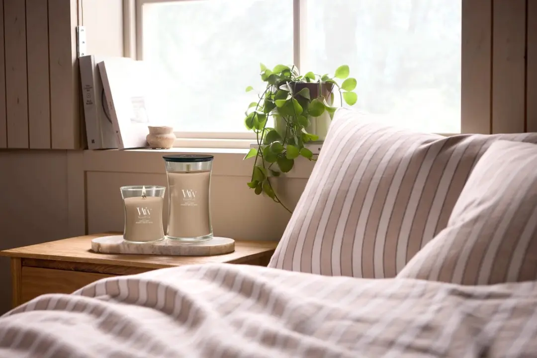 WoodWick Heartwick Flame Ellipse Geurkaars Santal Myrrh 50u - afbeelding 2 van 3