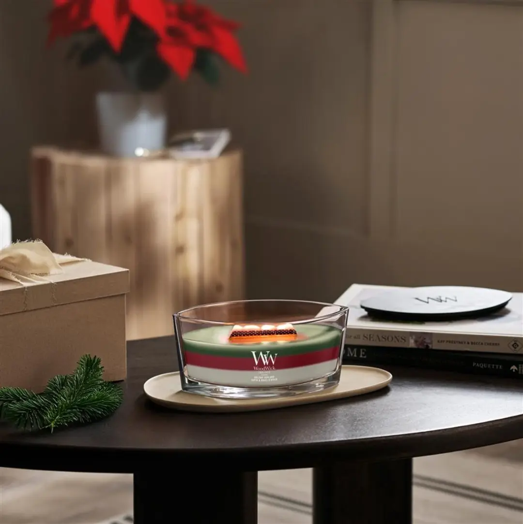WoodWick Trilogy Holiday Garland Ellipse Geurkaars - afbeelding 3 van 4