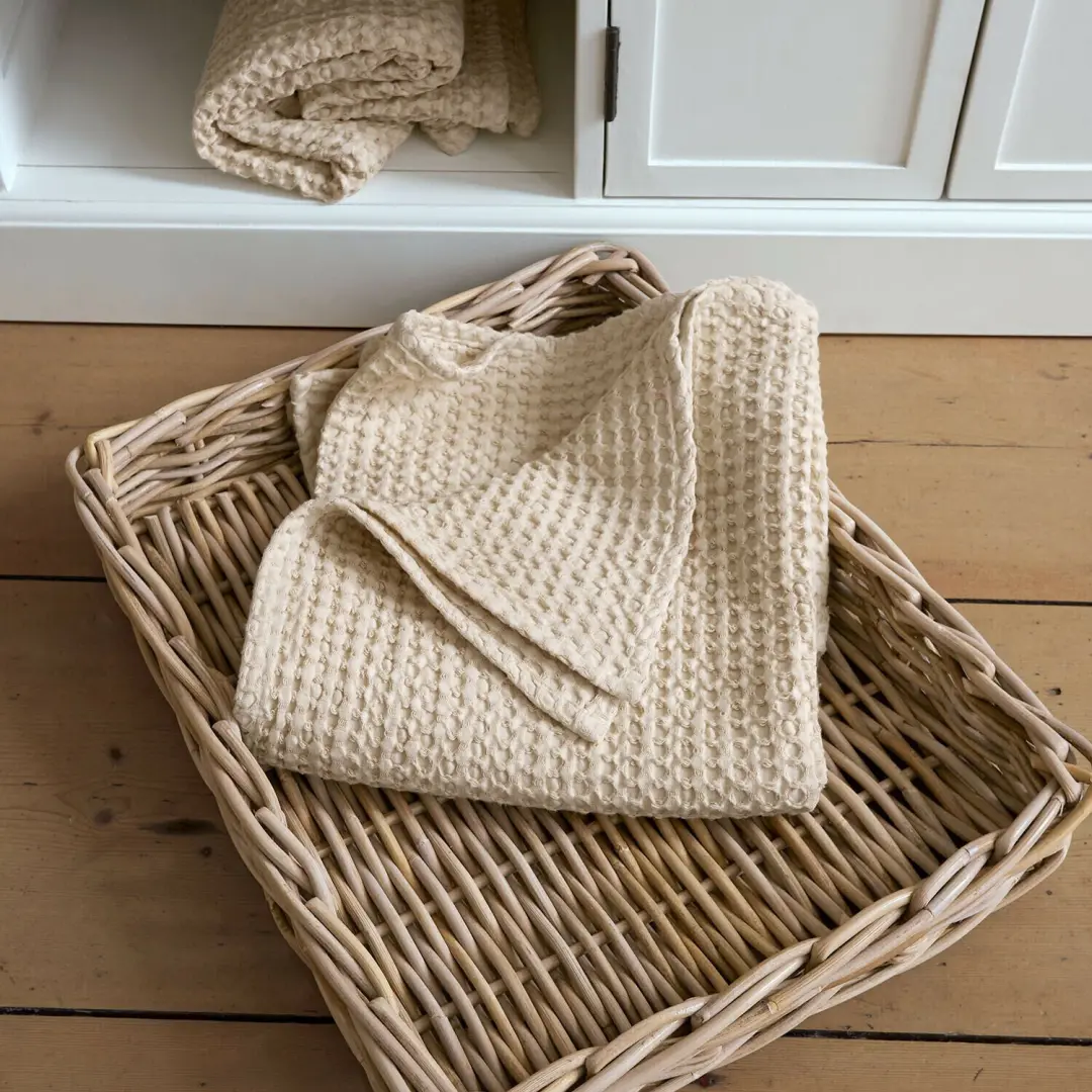 Loberon Maralei Handdoek - Beige - afbeelding 3 van 4