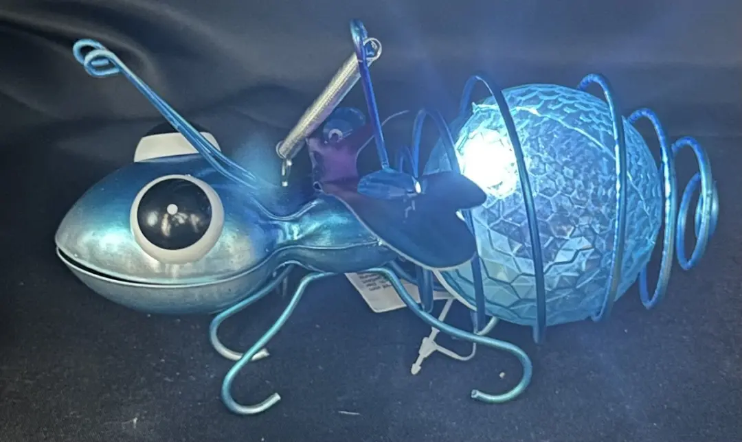 Metaal hangende solarlamp "Blauwe Vlinder met kraaltjes"