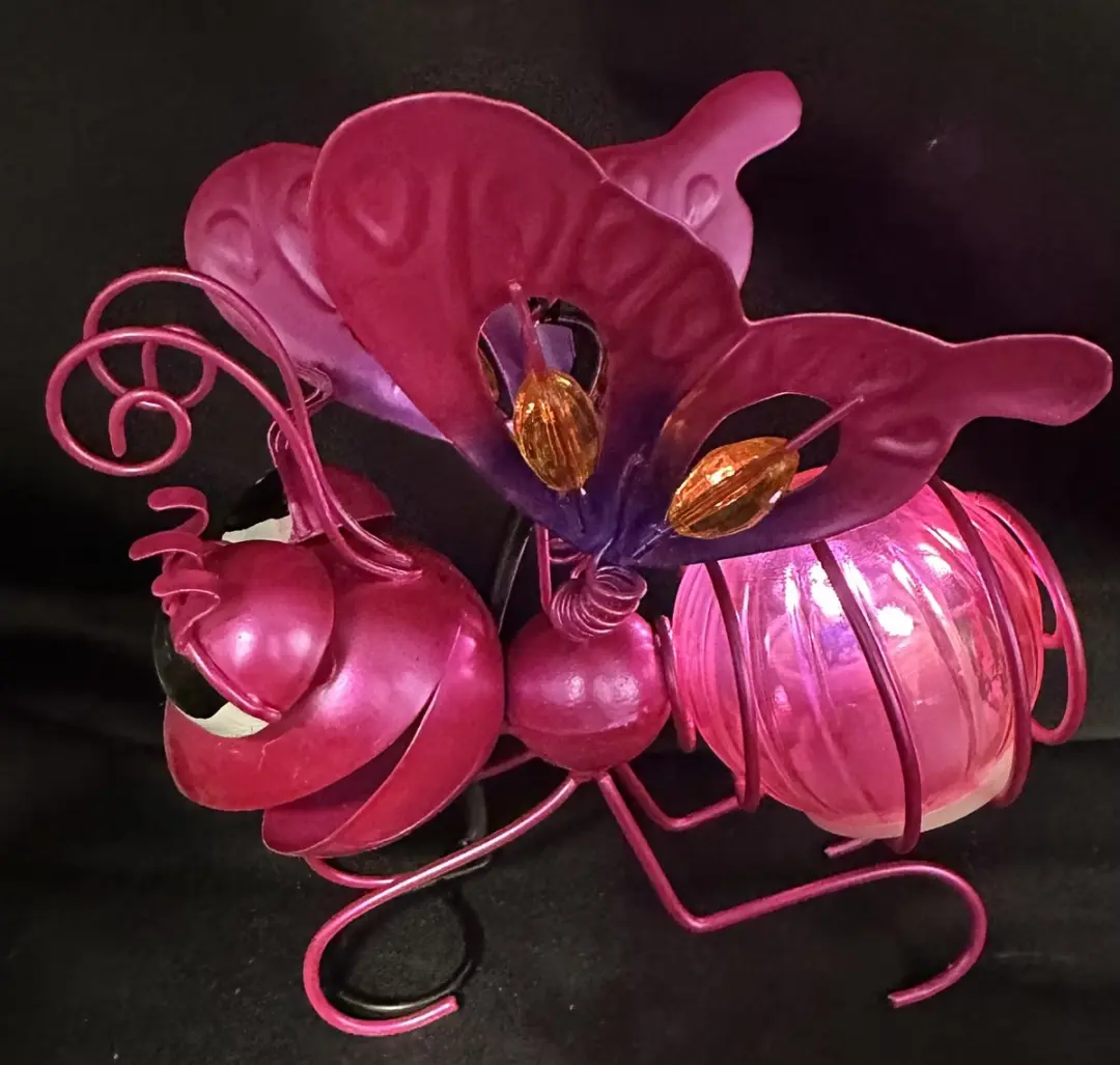 Metaal hangende solarlamp "roze vlinder"