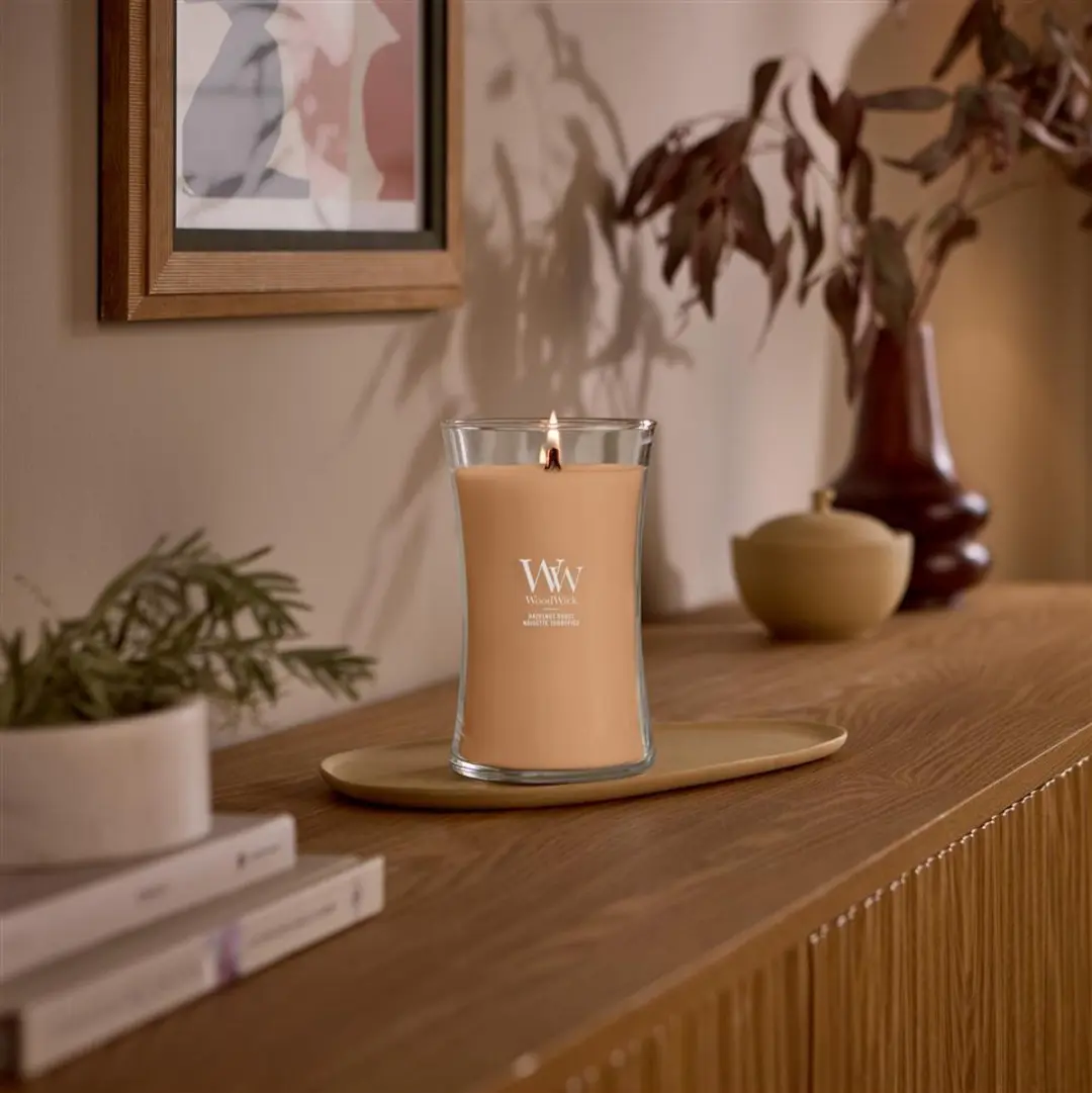 Woodwick Hourglass Hazelnut Roast Geurkaars - 60 branduren - afbeelding 4 van 5
