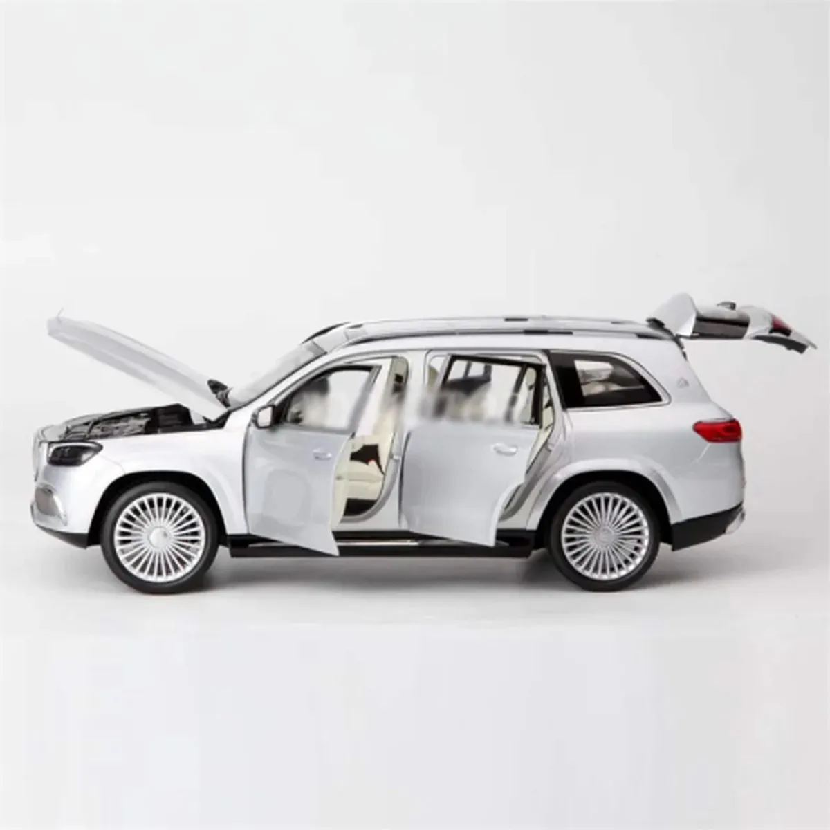 Mercedes-Maybach GLS 600 1:18 Schaalmodel - Zilver
