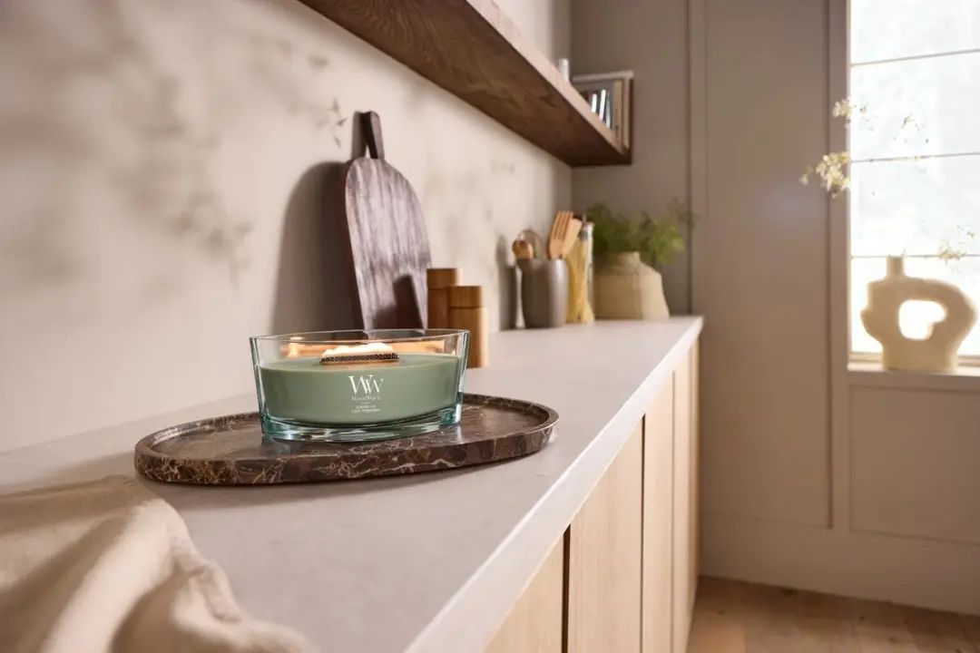 WoodWick Verdant Fig Ellipse Geurkaars - 50 Branduren - afbeelding 2 van 5