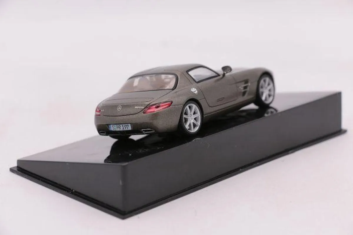 Mercedes-Benz SLS AMG 1:43 Modelauto - IXO MOC124
