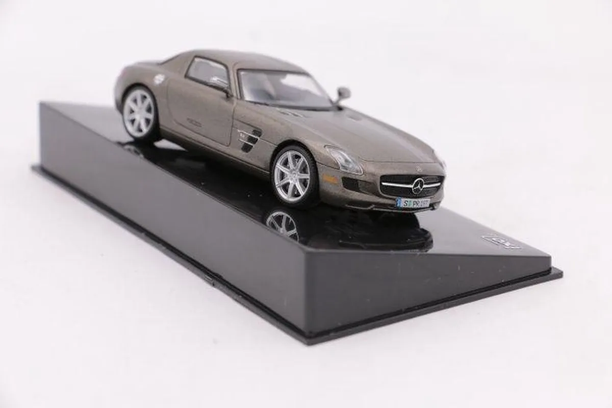 Mercedes-Benz SLS AMG 1:43 Modelauto - IXO MOC124