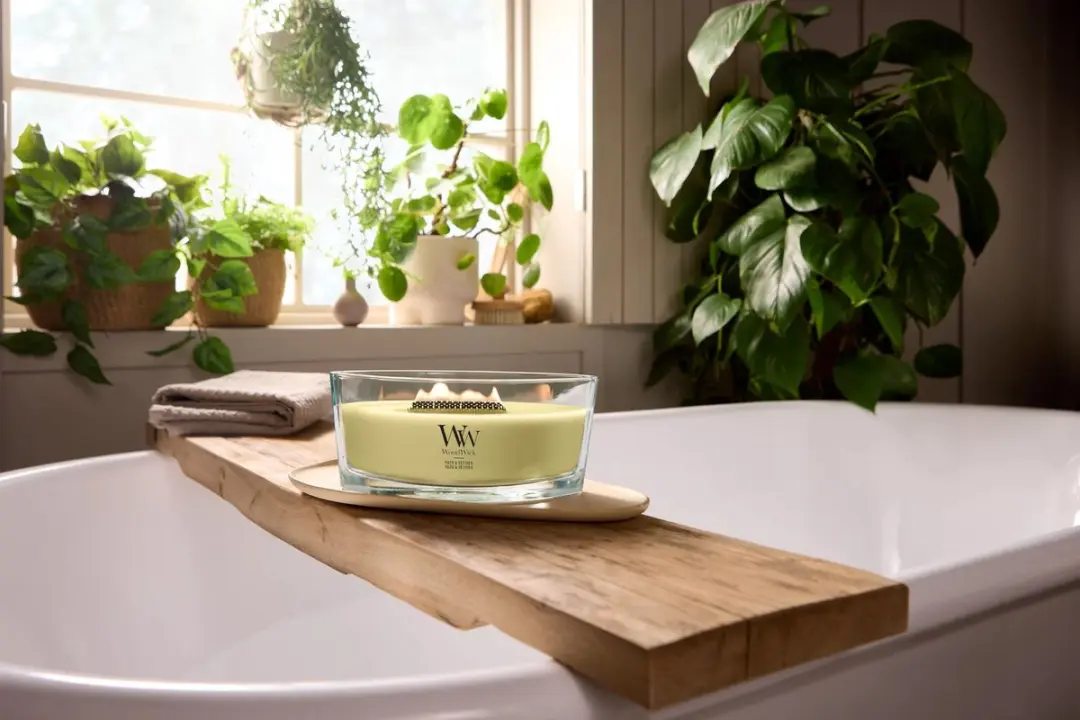 WoodWick Hourglass Yuzu Vetiver Geurkaars - 30 uur - afbeelding 2 van 2