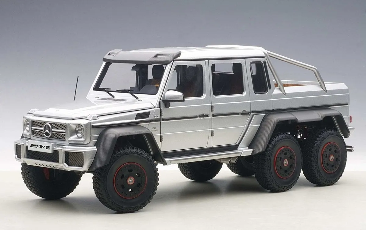 Mercedes-Benz G63 AMG 6x6 1:18 Modelauto