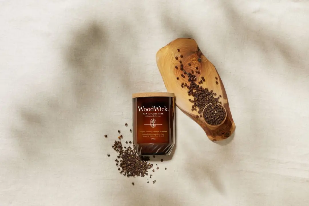 WoodWick ReNew Geurkaars Ginger & Tumeric - 75 uur - afbeelding 4 van 6
