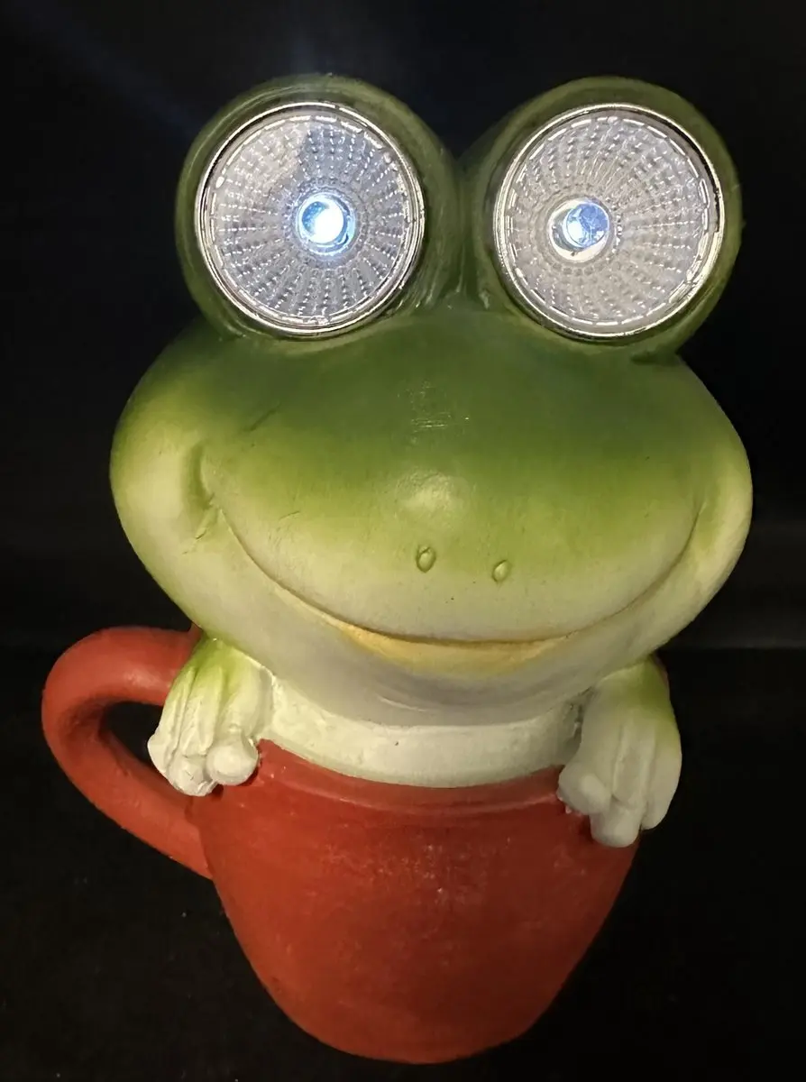 Polyresin solarlamp "kikker in mok"