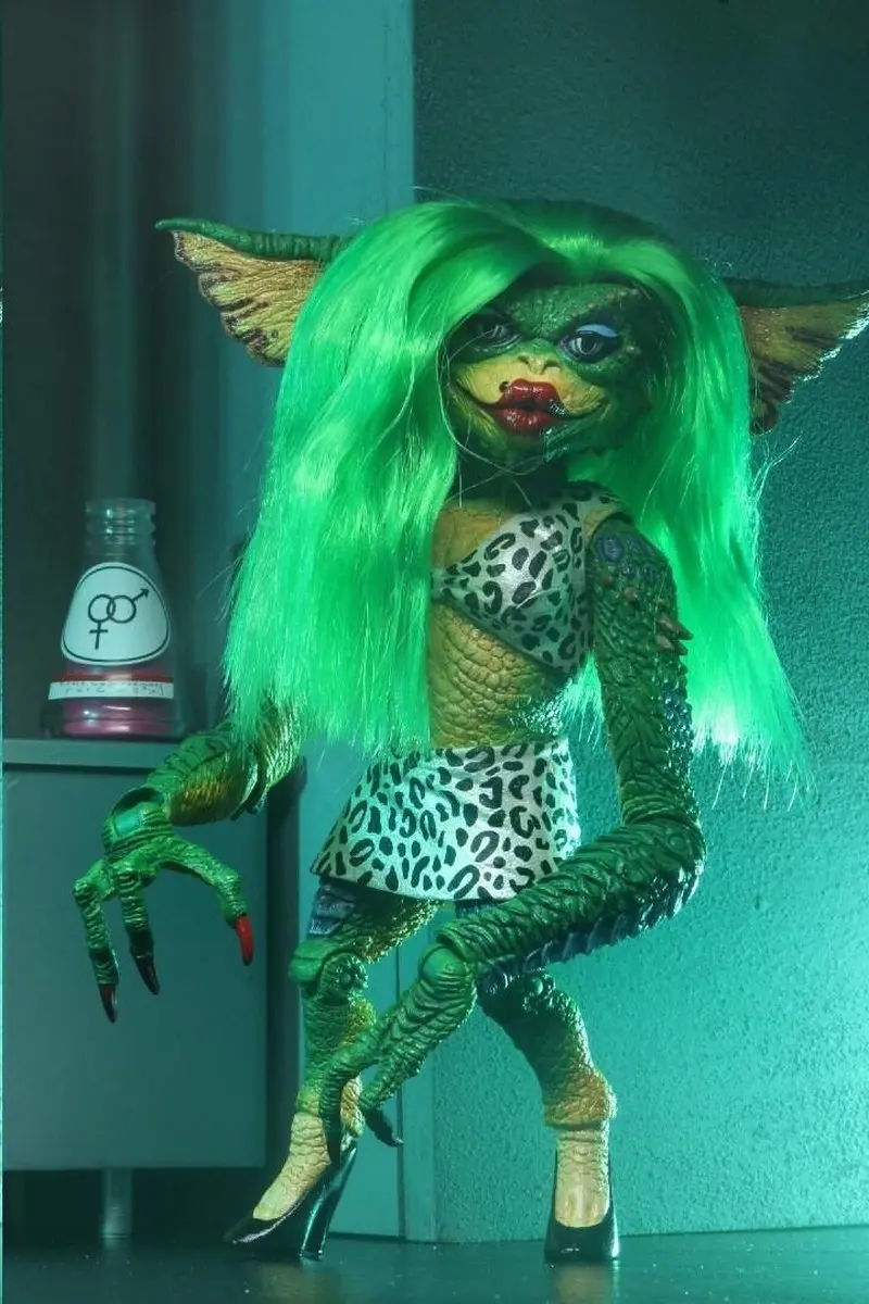 NECA Gremlins 2 Greta Ultimate Action Figure - 15cm - afbeelding 3 van 6