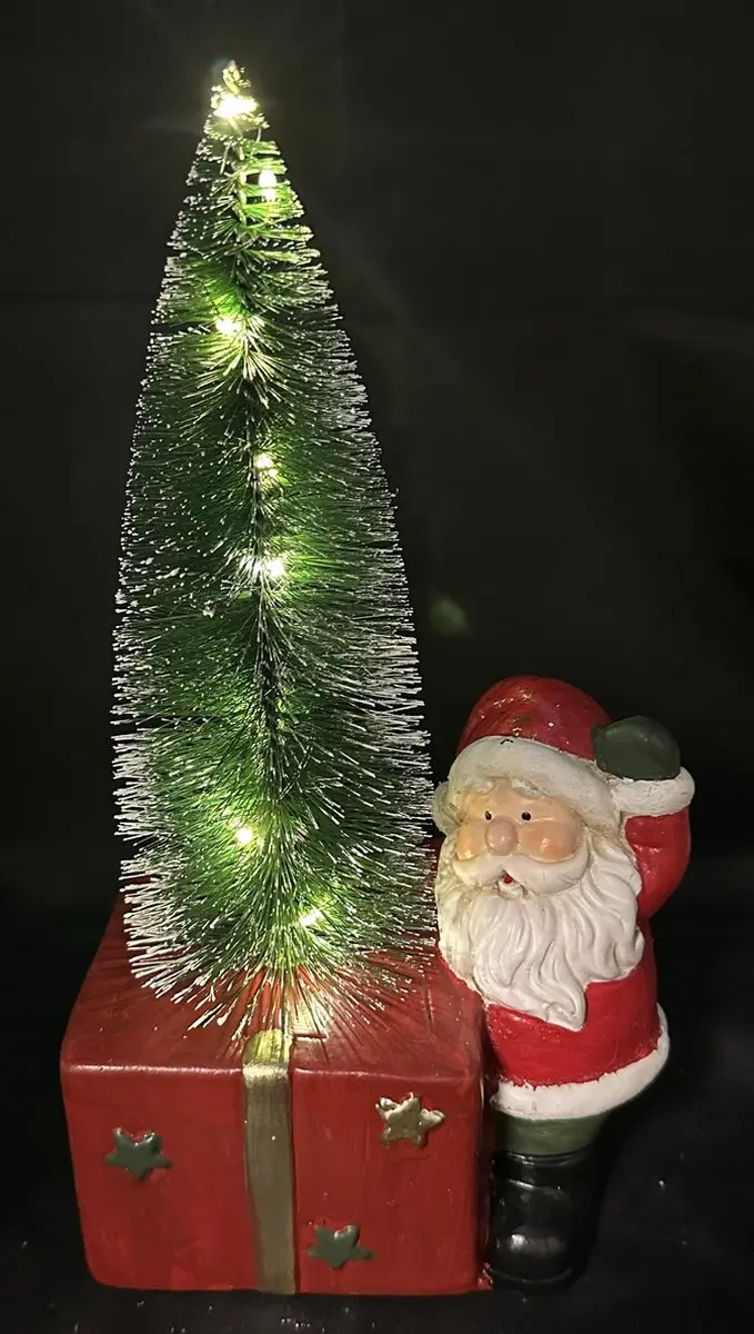 Kerstbeeld Kerstman met LED Kerstboom