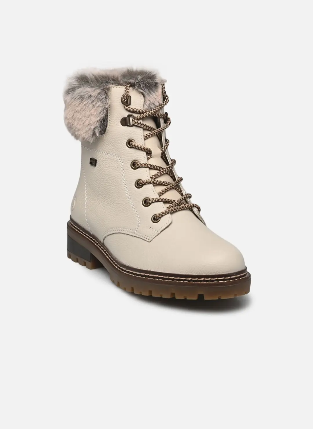 Remonte veterboot gevoerd