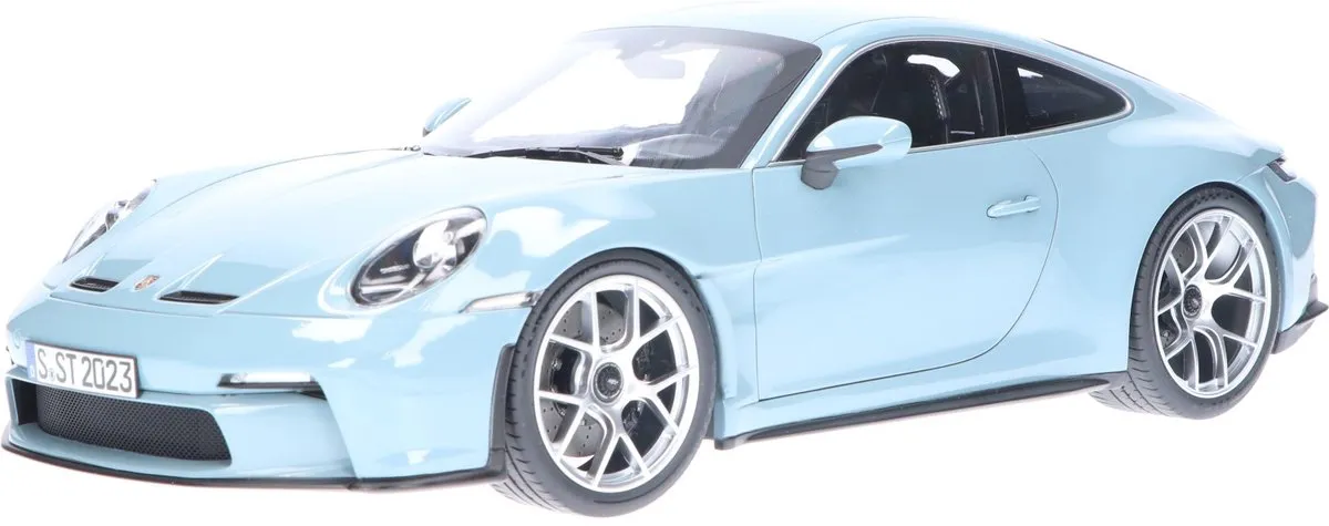 Porsche 911 S/T 2023 1:12 Norev - Meissenblue