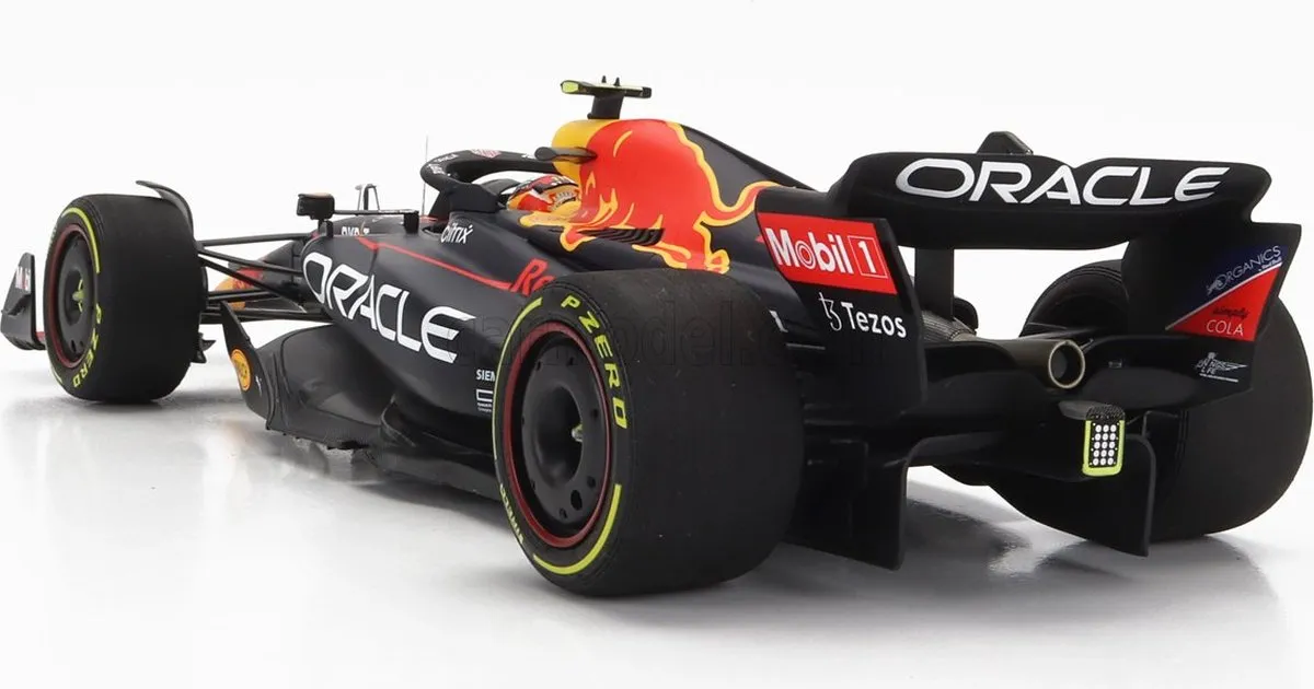 Formule 1 Oracle Red Bull Racing RB18 #1 Winner French GP 2022 - 1:43 Minichamps