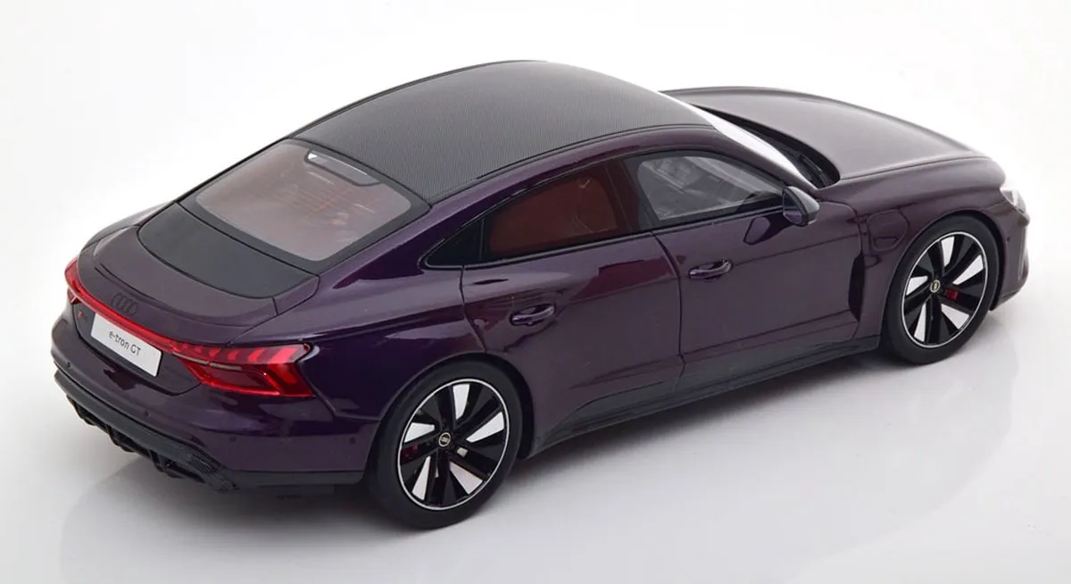 Audi RS e-tron GT Spirit Schaalmodel 1:18 - Paars
