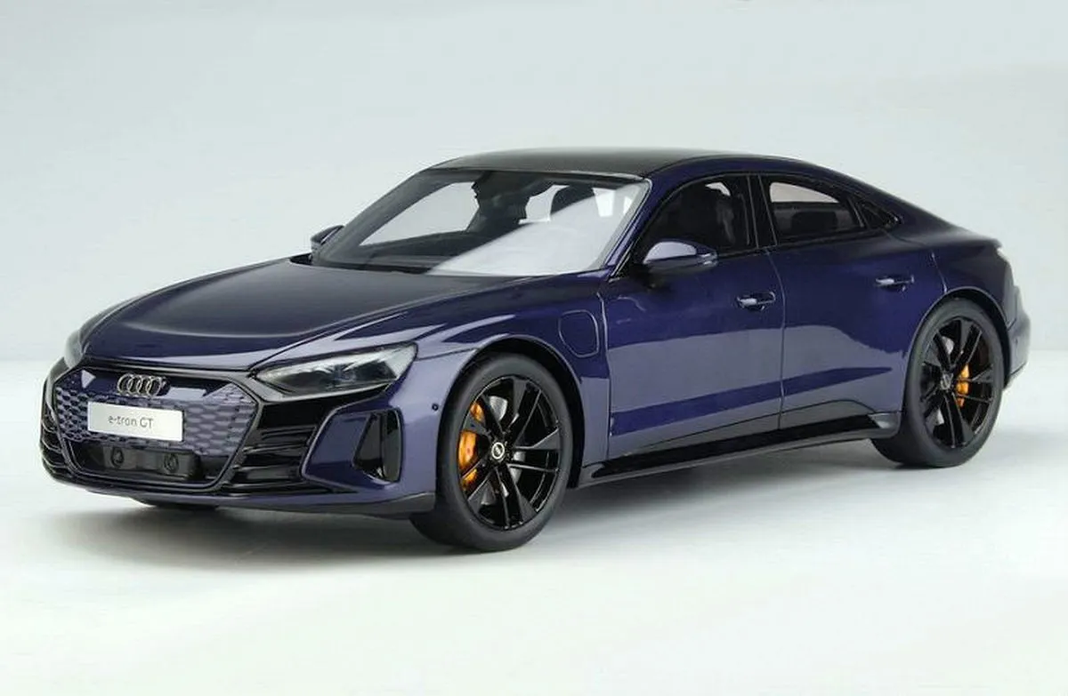 Audi RS e-tron GT Spirit Schaalmodel 1:18 - Paars