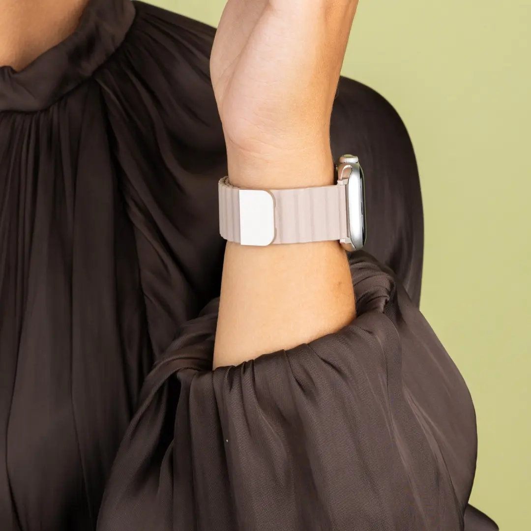 Imoshion Magnetisch Kunstleren Bandje Beige - Apple Watch 44/45/46/49mm - afbeelding 2 van 6