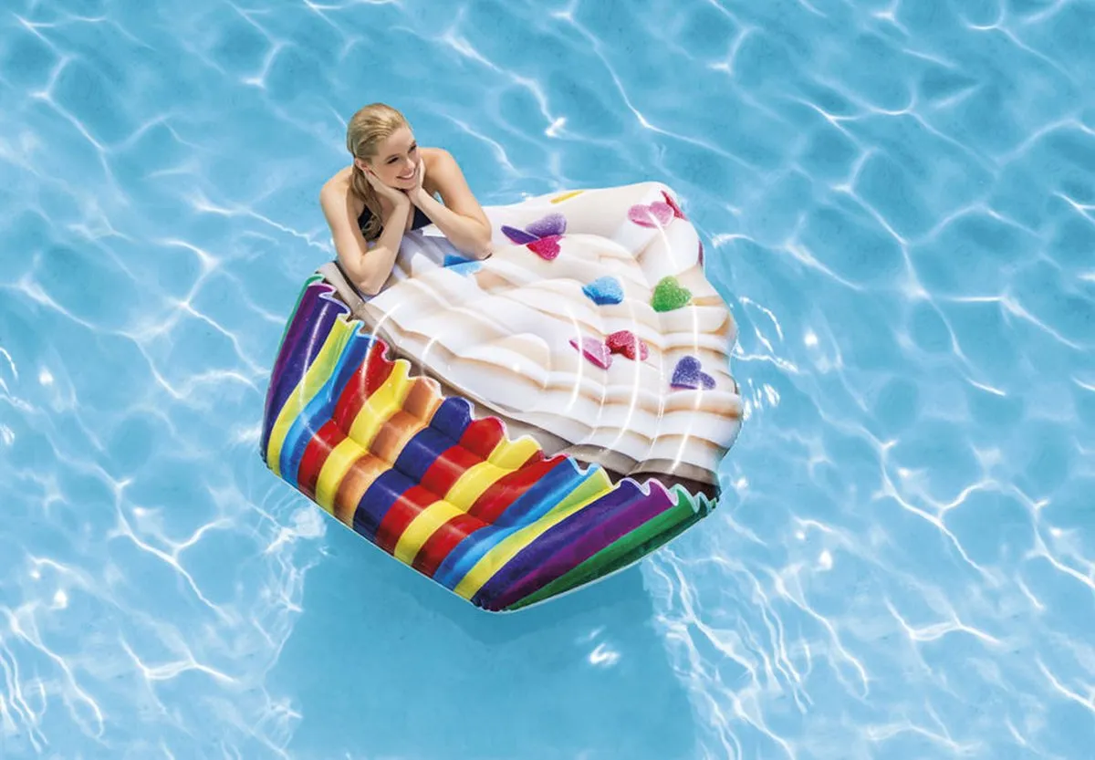 Intex Luchtbed Cupcake 142x135cm - Multicolor