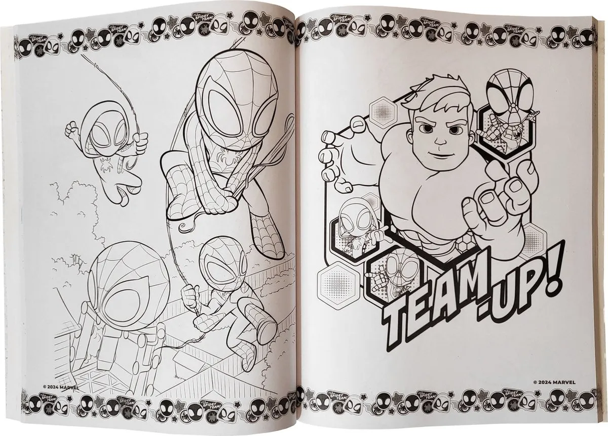 Spider-Man MegaColor Kleurboek - 130 Pagina's - 25 Stickers - Rood/Blauw