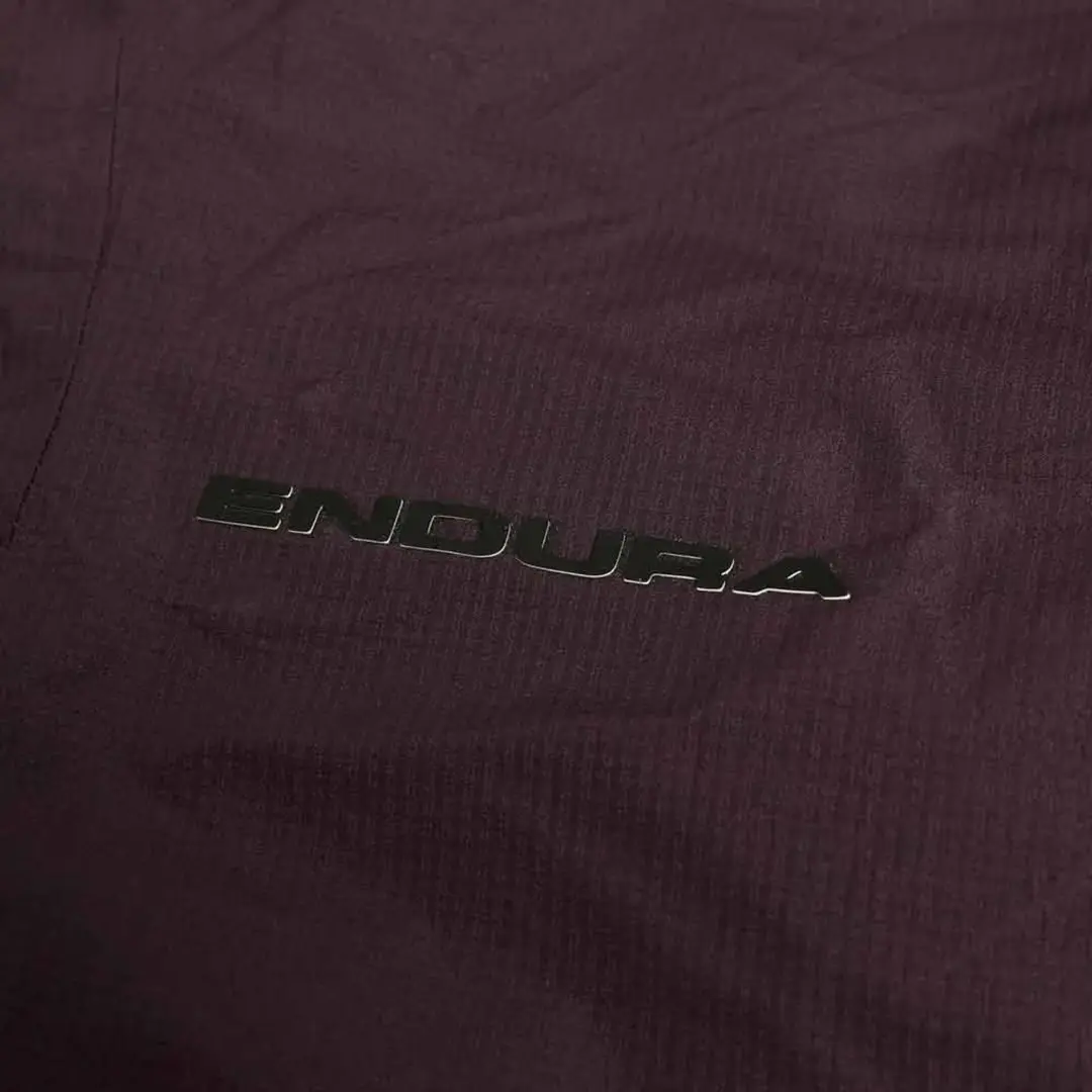 Endura Alltrack Race Cape Jas - M - Black Cherry - afbeelding 2 van 3