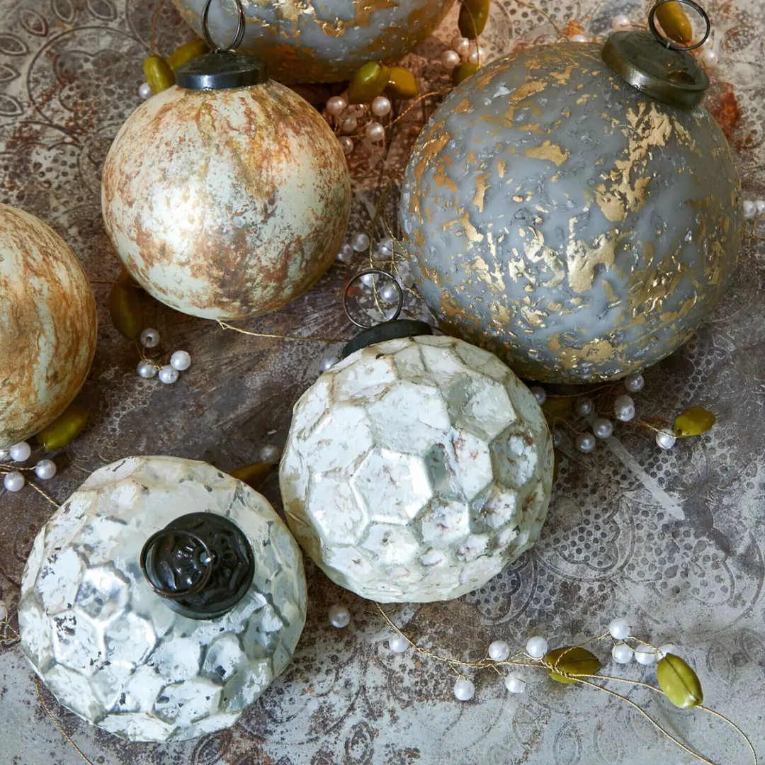 Loberon Kerstbal Set Bellezia 6 Stuks - Ø10cm - Goud/Crème - afbeelding 4 van 4