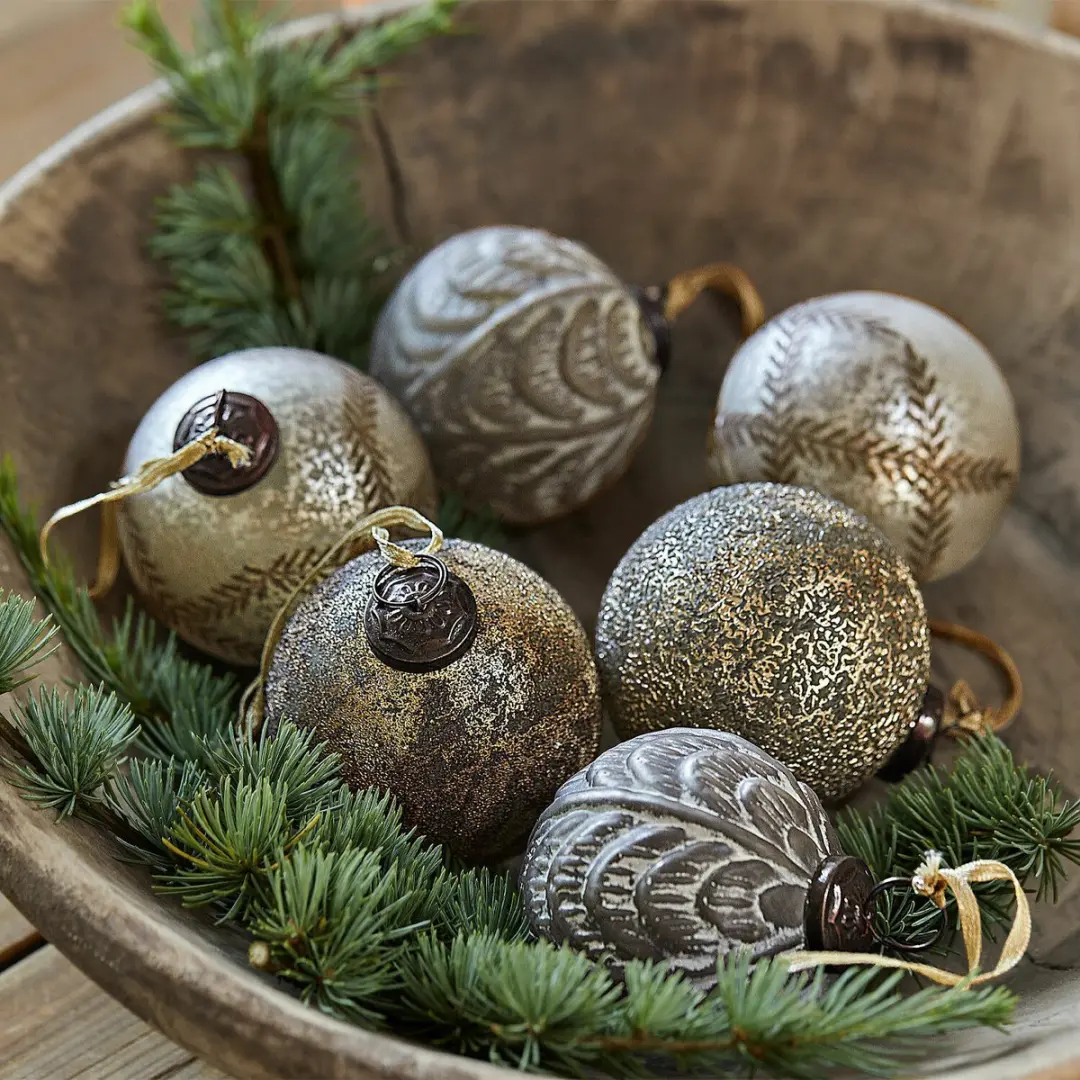 Loberon Hélisande Kerstbal Set 6 Stuks - 8cm Grijs/Goud - afbeelding 6 van 6