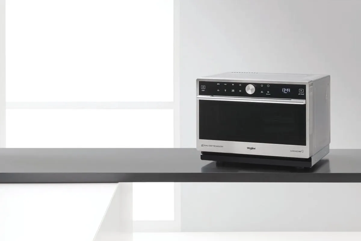 Whirlpool Supreme Chef MWSC 9133 SX Combimagnetron 33L - 1000W - Zwart/Roestvrijstaal