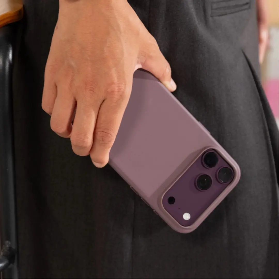 MOFT MOVAS Snap iPhone 18 Pro Max Hoesje - MagSafe - Vegan Leer - Burgundy - afbeelding 2 van 6