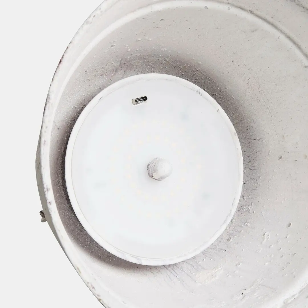 Loberon Morralyn Oplaadbare LED-Hanglantaarn - Antiekwit - afbeelding 2 van 6