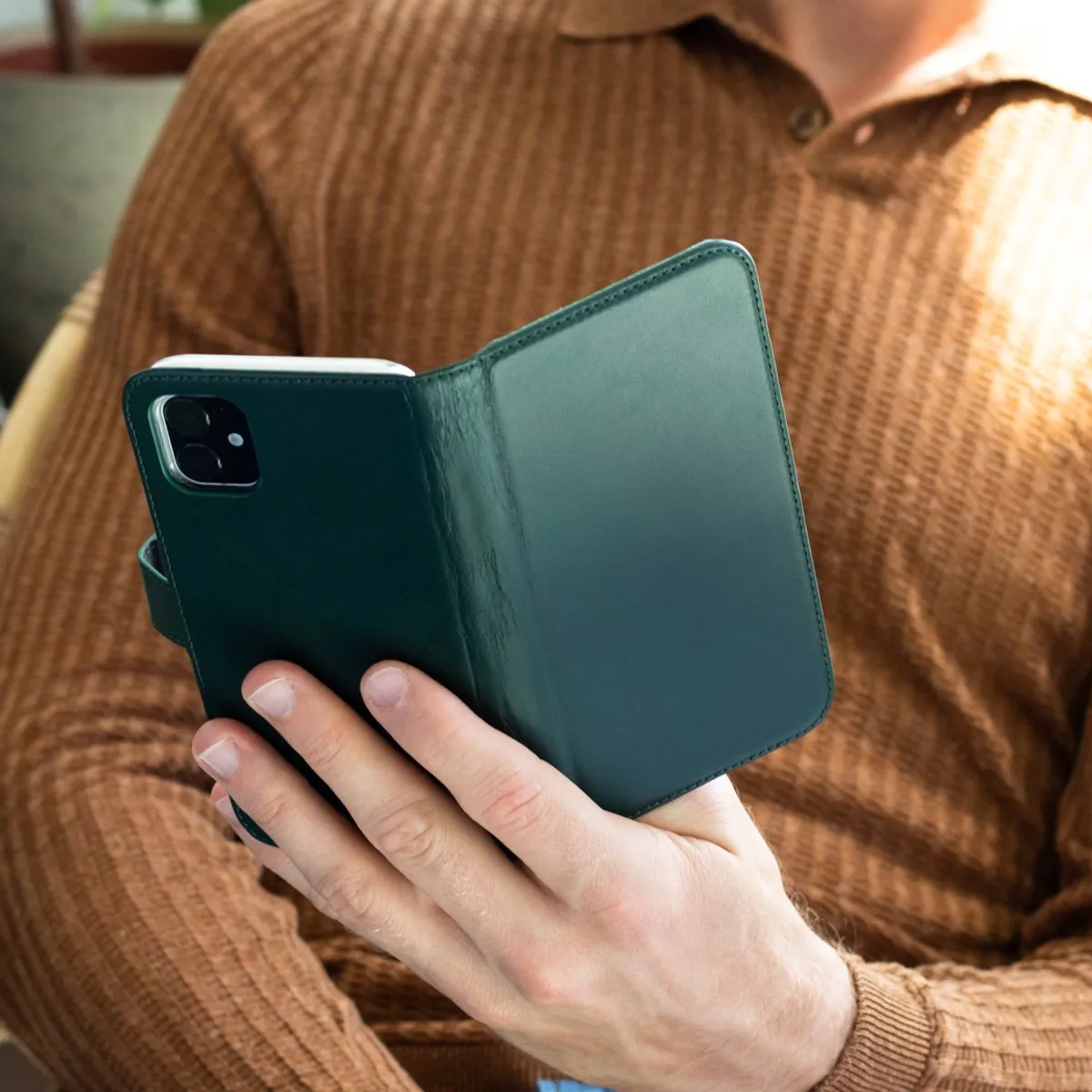 Selencia Hoesje iPhone XR Bookcase - Groen - 3 Pasjes