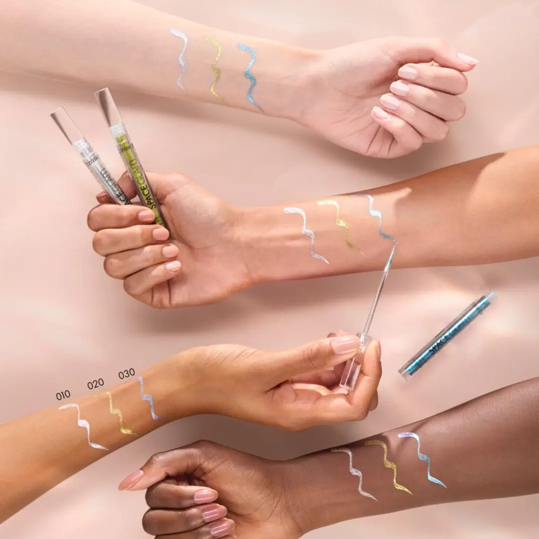 Catrice Space Glam Liquid Effect Eyeliner 010 Moonstone Metallic - afbeelding 6 van 6