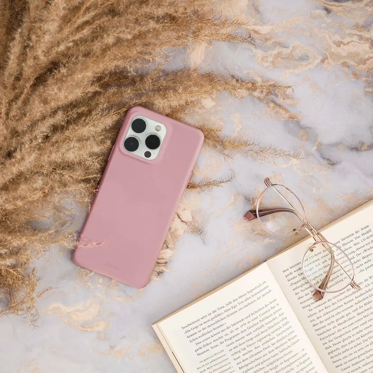 Hama Finest Feel Cover iPhone 14 Pro - Nude Roze - afbeelding 6 van 6