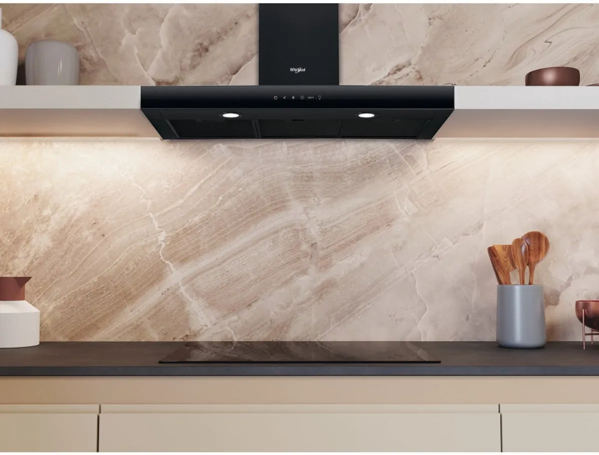 Whirlpool WHBS92FLTK Afzuigkap - 275W - 4 Snelheden - Zwart