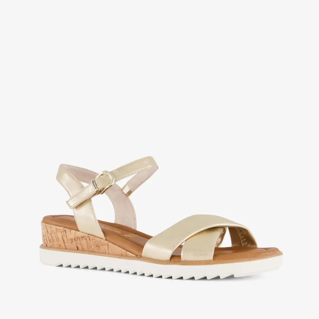 Tamaris dames sandalen met sleehak goud