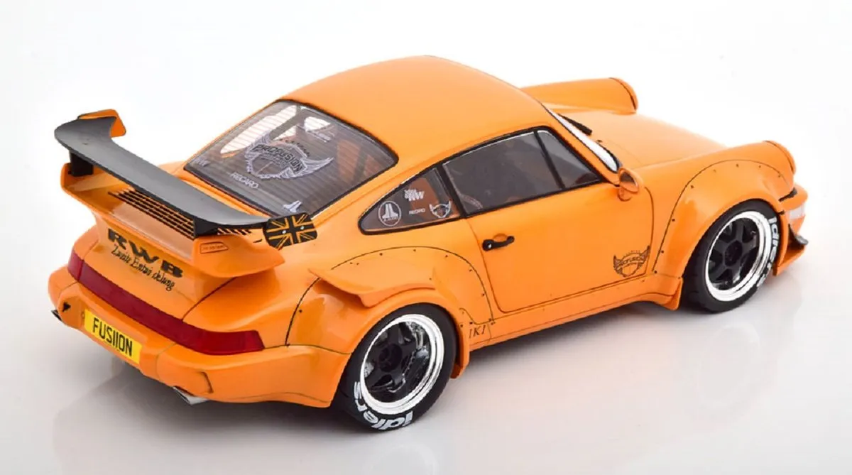 Porsche 911 (964) RWB Hibiki 2016 - 1:18 - Oranje Metallic