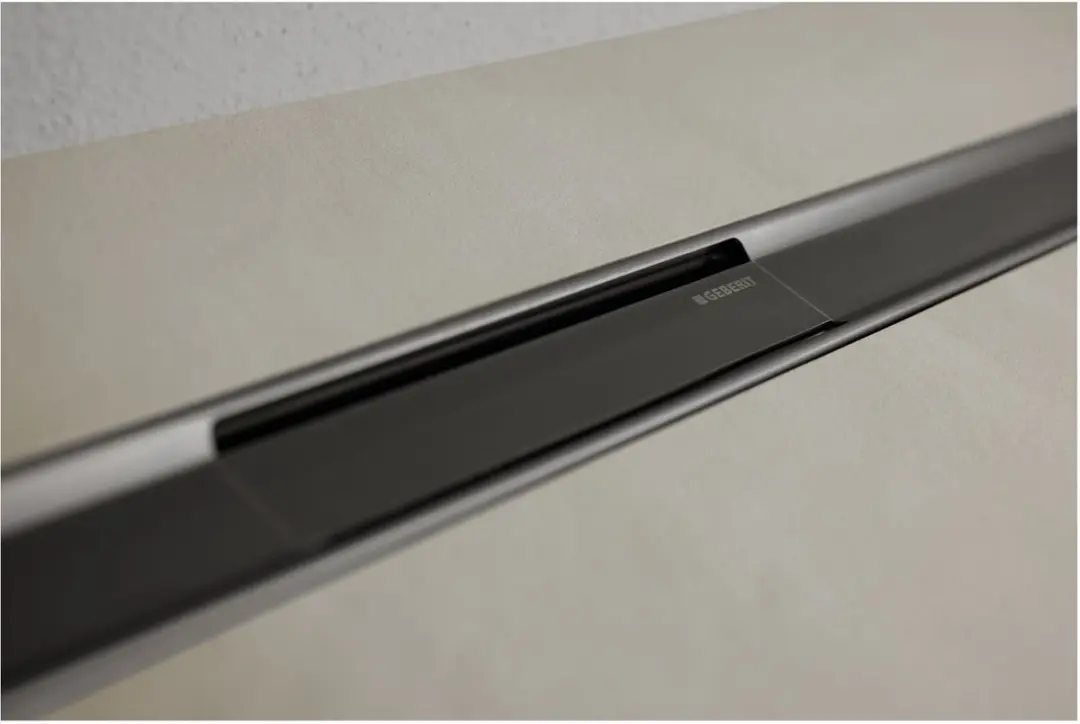 Geberit CleanLine 80 Douchevloergoot 30-90cm - Zwartchroom - afbeelding 2 van 6